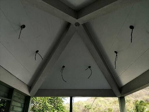 Éclairage intégré dans faux plafond